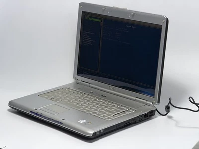 Dell Inspiron 1520 Core 2 Duo 1GB Ram sem HDD sem sistema operacional 15,4" - Botas para BIOS - Imagem 1 de 4