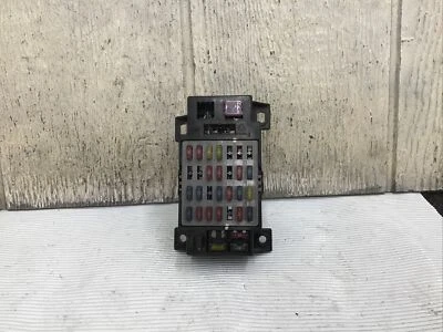 Caja de fusibles relé interior debajo del tablero Kia Sportage 2001-2002 OEM | 0K07B67040 Foto 1 de 4