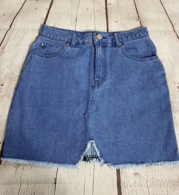 Minifalda de mezclilla azul Missguided para mujer dobladillo deshilachado talla 8 verano/vacaciones Foto 1 de 4