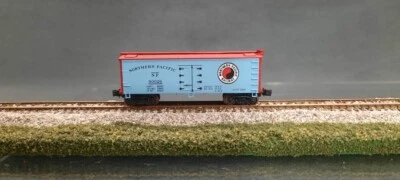 Z Scale Full Throttle FT 9005  34' Woodside Reefers - NORTHERN PACIFIC / NP - Image 1 of 3