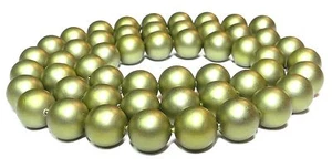 😏 Muschelkernperlen matt olivgrün 8mm Kugeln Muschel Perlen Strang für Kette 😉 - Bild 1 von 1