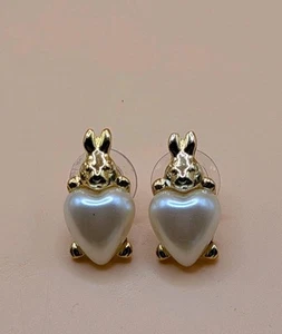 Vintage Avon Bunny Rabbit Pierced Earrings Easter Gold Tone Faux Pearl Heart - Picture 1 of 7