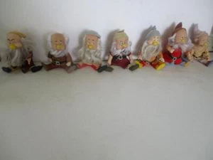 Vintage Bikin Express Disney Schneewittchen (7) Zwerge Set verbunden 3" breit x 6" lang - Bild 1 von 1