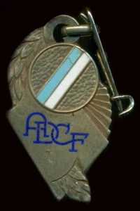 ARGENTINA ASSOC OF FORD MOTORS  DEALERS FOOTBALL PRIZE MEDAL 1942 SILVER VERMEIL - Picture 1 of 3