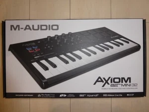 M-Audio Axiom AIR Mini 32-Key USB MIDI Keyboard & Drum Pad Controller - Picture 1 of 7