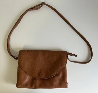 Bolsa tiracolo Latico Marcus couro marrom pequena NJ EUA couro macio - Imagem 1 de 4