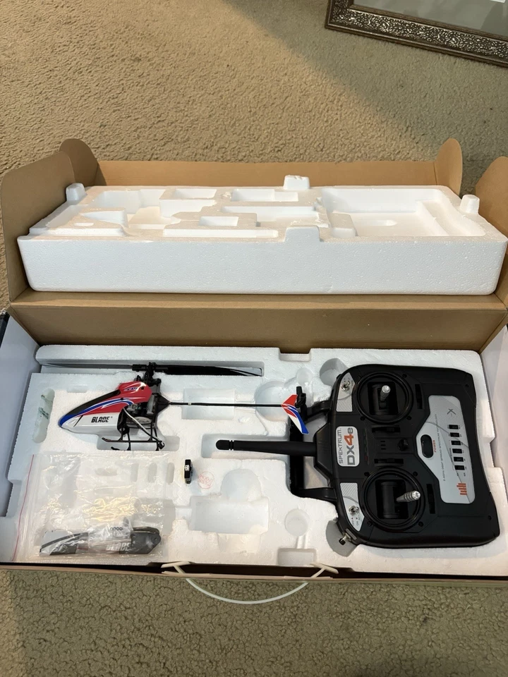 RC Helicopter Blade MCP X (BLH3500) with Spectrum DX4e Transmitter - Image 1 of 4