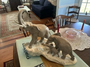 Lladro Elephants Walking #1150 with Straw Packing In Original Box - Picture 1 of 12