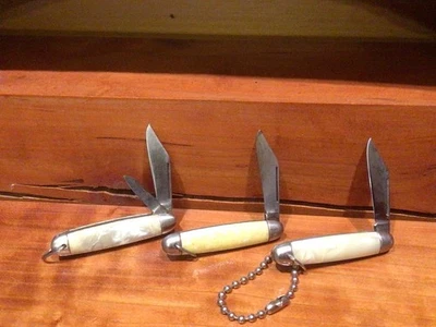 Lote de (3) Cuchillos de Bolsillo Pequeños Hechos en EE. UU. MARCA HAMMER Tamaño Llavero Foto 1 de 4