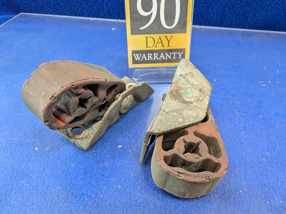 Пара оригинальных креплений подвески выхлопа глушителя BMW X5 X6 - Изображение 1 из 4