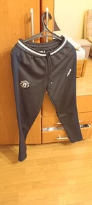 Adidas Manchester United pantaloni da calcio da pista da uomo taglia XS - Foto 1 di 14