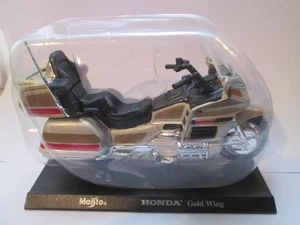 MODELLO MOTO HONDA GOLD WING SCALA 1-18 MAISTO - Foto 1 di 2