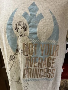 Star Wars Princesa Leia NO ES TU PRINCESA PROMEDIO Disney Damas TALLA M - Imagen 1 de 9