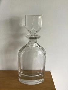 Decanter. Villeroy & Boch. Beautiful. Sturdy modern design. - Picture 1 of 3