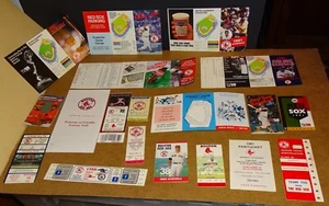 Boston Red Sox Pocket orari e biglietti stub anni 70-2000 - Foto 1 di 4