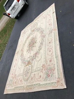 Vintage Floral Aubusson Rug 9' x 12' - Image 1 of 4
