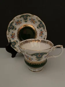 Royal Albert Dorchester Serie Teetasse und Untertasse - Bild 1 von 4