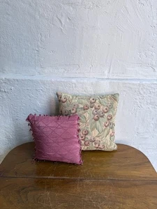 Pretty Pair Square Cushion Vintage Cushion - Picture 1 of 9
