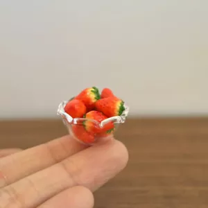 1Set Maßstab 1:12 Puppenhau Miniatur Essen Erdbeere Glasschüssel Zubehör Kit - Bild 1 von 6