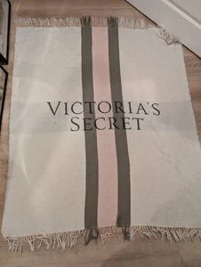 Victoria's Secret super soft blanket 50x60 limited edition pink gray white - Picture 1 of 4