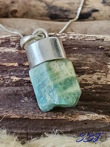 Sterling 925 Green Tourmaline pendant on a sterling silver chain - Picture 1 of 16