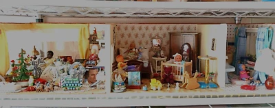 ALTE 3 Raum Puppenstube mit sehr viel Zubehör - Bild 1 von 4