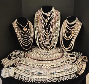 Vintage Mod Faux Pearl Jewlery Lot Of 70. 7 Lbs+. 24 Signed Monet Nolan Miller - Picture 1 of 24