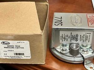 Dwyer 1900-5-MR Compact Low Differential Pressure Switch, Manual Reset NEW - Picture 1 of 1