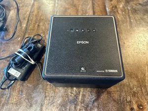 Epson EpiqVision Mini EF12 Smart Streaming Laser Projektor G495 - Bild 1 von 4