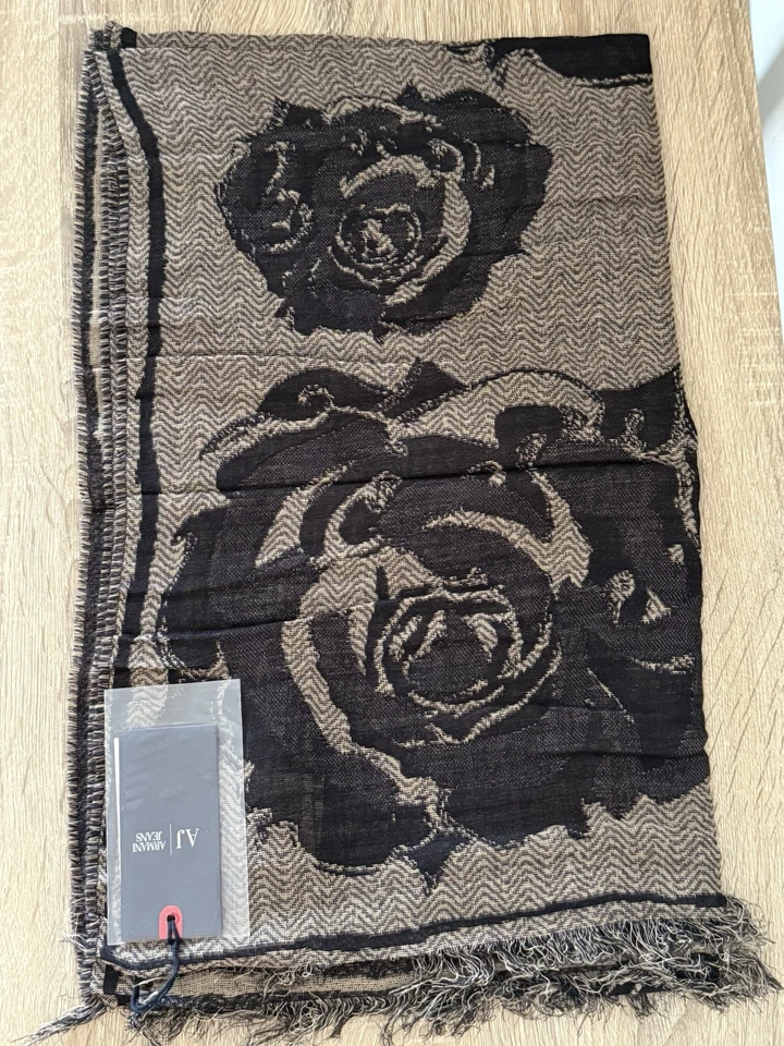 Cachecol Armani Jeans lã preto retangular - Imagem 1 de 4