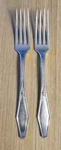 2 Holmes & Edwards 1916 JAMESTOWN Pattern Silverplate Salad Forks IS Internation - Picture 1 of 7