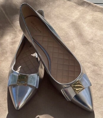 Nuevo sin caja Cole Haan Mujer Talla 11 Tali Bow Skimmer Ballet Plano Plateado Foto 1 de 4