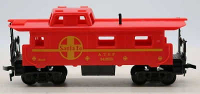 ATSF 940625 Santa Fe Red HO Scale Caboose Gauge 1:87 - Image 1 of 4