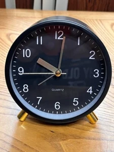 BLACK BATTERY OPERATED ALARM CLOCK IN THE THE BOX TESTED AND WORKS - Bild 1 von 6