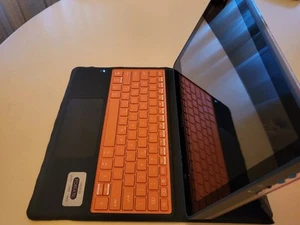 Kano PC 11.6" Touch Screen Laptop Windows 10 - Keyboard glitches, Tablet works! - Afbeelding 1 van 7