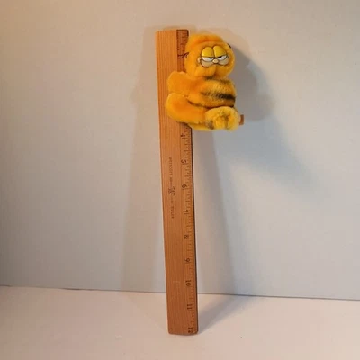 Vintage Garfield Cat Pencil Hugger Clip On Dakin Plush 3.25" - Image 1 of 4