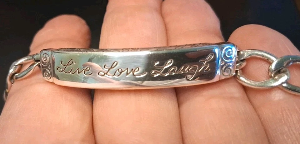 Pulsera Brighton Live Love Laugh Mensaje Grabado 7" Color Plata ¡Preciosa!!! Foto 1 de 4