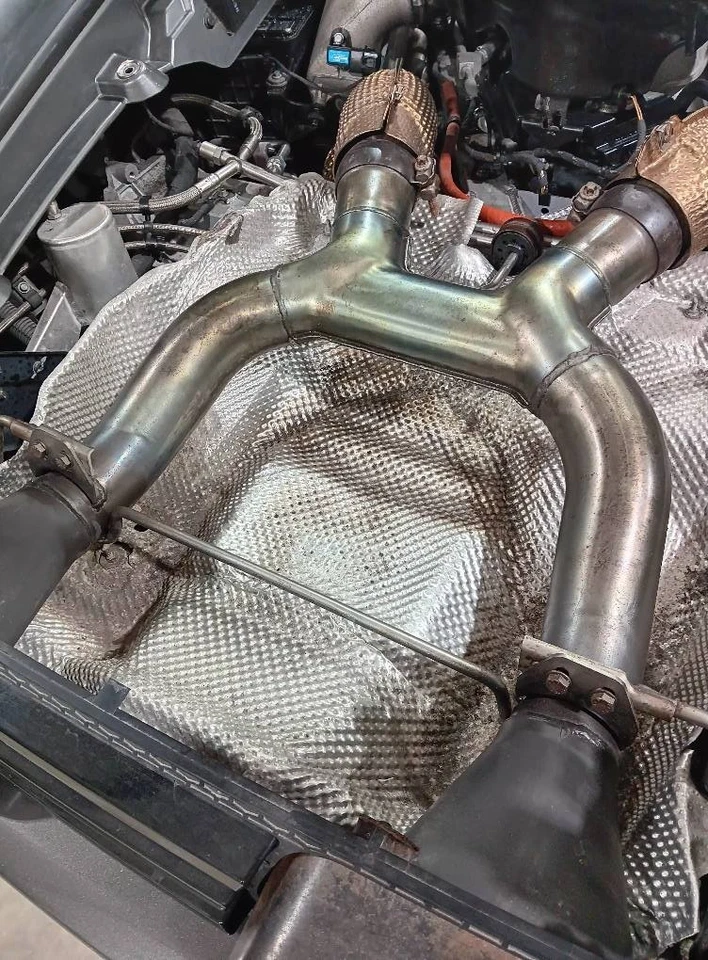 Tubo recto de escape deportivo MCLAREN MP4-12C 2012-2014 OEM 11H0321CP Foto 1 de 3