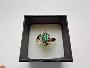 10K SOLID GOLD - EMERALD AND DIAMOND RING - 2.19 GRAMS - SIZE 6.25 - E96 - Picture 1 of 12