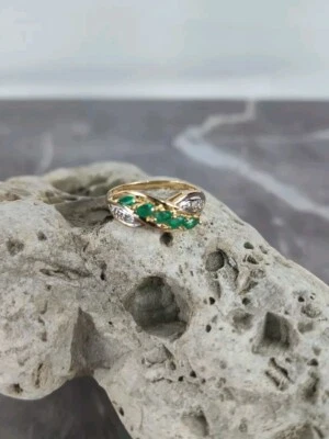 Anillo de moda de oro amarillo de 14 K conjunto de 5 puntas esmeraldas marquesa 6 diamantes Foto 1 de 4