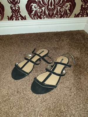 Forever 21 - Sandalia de gladiador de gamuza negra con hebilla - (Talla Reino Unido 6) Foto 1 de 2
