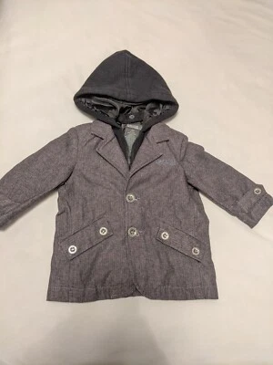 Chaqueta de mezclilla negra Kenneth Cole Reaction para niños talla 18 meses forro con capucha gris Foto 1 de 4