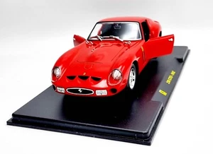 Coche Miniatura FERRARI 250 GTO 1962 Metal 1/24 Caja Rota Y Dañada - Imagen 1 de 6