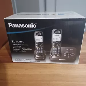 Panasonic erweiterbares digitales kabelloses Anrufbeantwortersystem mit 2 Headsets KX-TG9332T - Bild 1 von 11