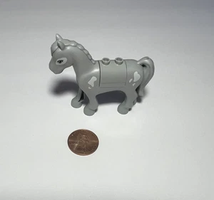 Lego Grey Gray Horse FRIENDS CASTLE White Spotted 2 Studs on Top Stables - Bild 1 von 3