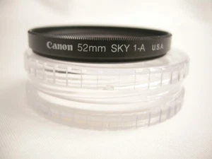 Genuine Canon 52mm Skylight 1-A filter in Case - Picture 1 of 3