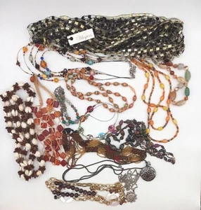 Trödel Schmuck Konvolut Armband Halsketten Medaillons Glasperlen Muscheln Markenlos - Bild 1 von 11
