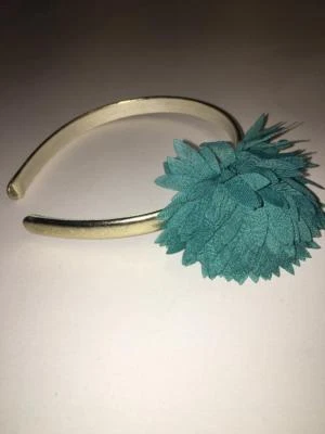 NUEVO SIN ETIQUETAS BABYGAP BEBÉ GAP NIÑAS DIADEMA DORADA ACCESORIO PARA EL CABELLO FLOR AZUL BEBÉ NIÑA   Foto 1 de 3