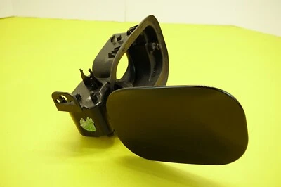 🔅Conjunto de carcasa, tubo de llenado del tanque de combustible. OEM 19 Chevrolet Traverse Foto 1 de 4