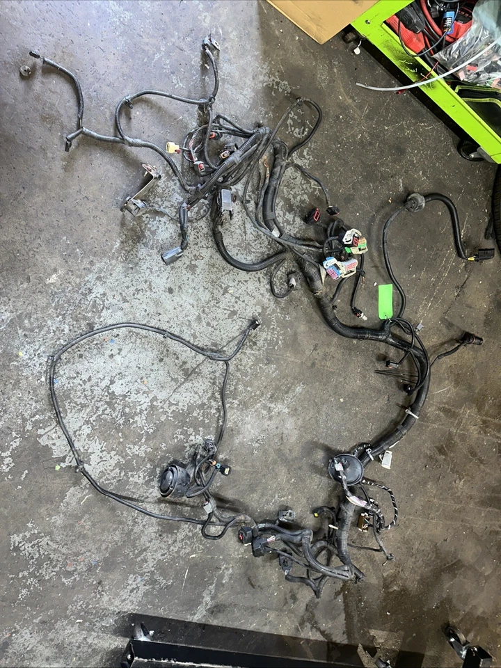 Chrysler 300c 5.7L Hemi V8 Gasolina Motor RHD BAY Cableado Telar Arnés Foto 1 de 4